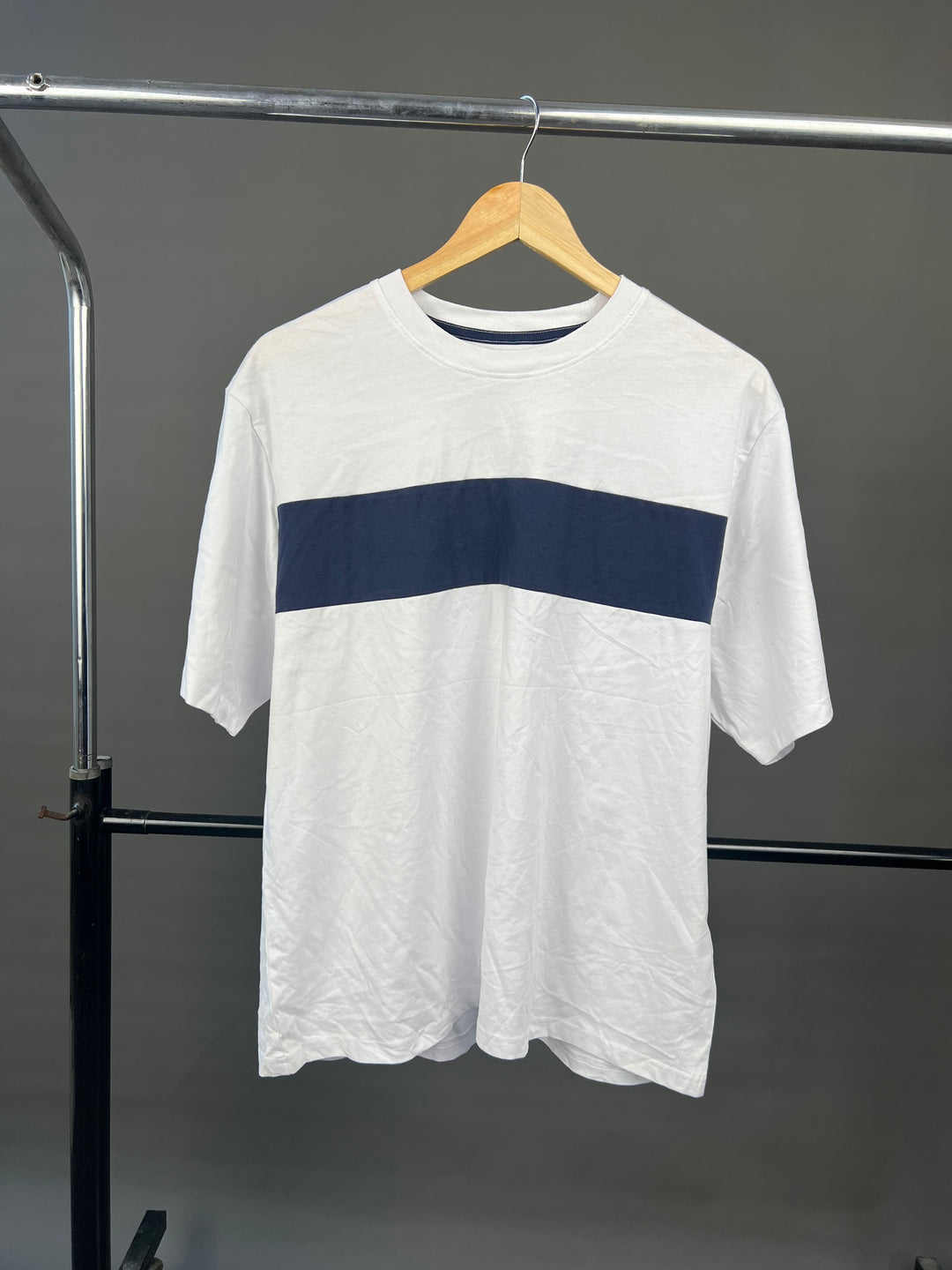 Garage panel T-shirt in white / Navy