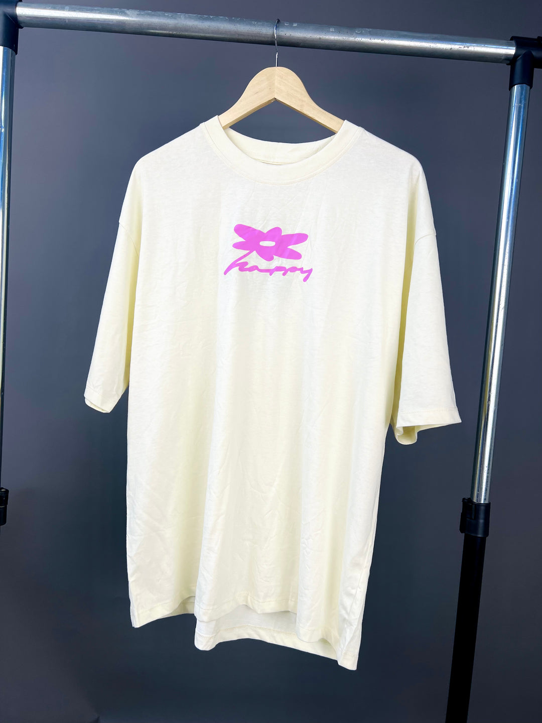 Reserved happy flower t-shirt in cream