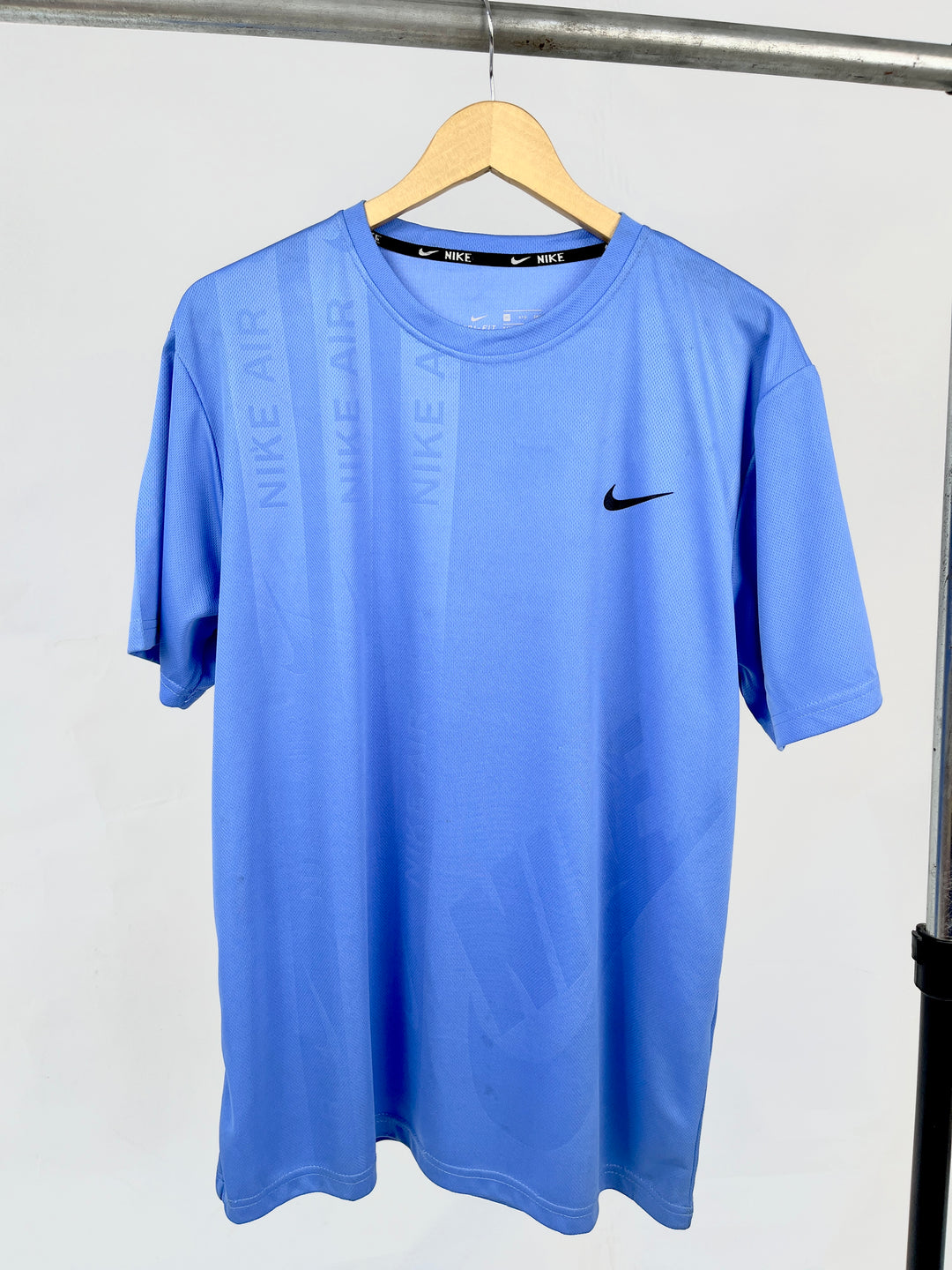 Nike air side logo sports t-shirt in blue