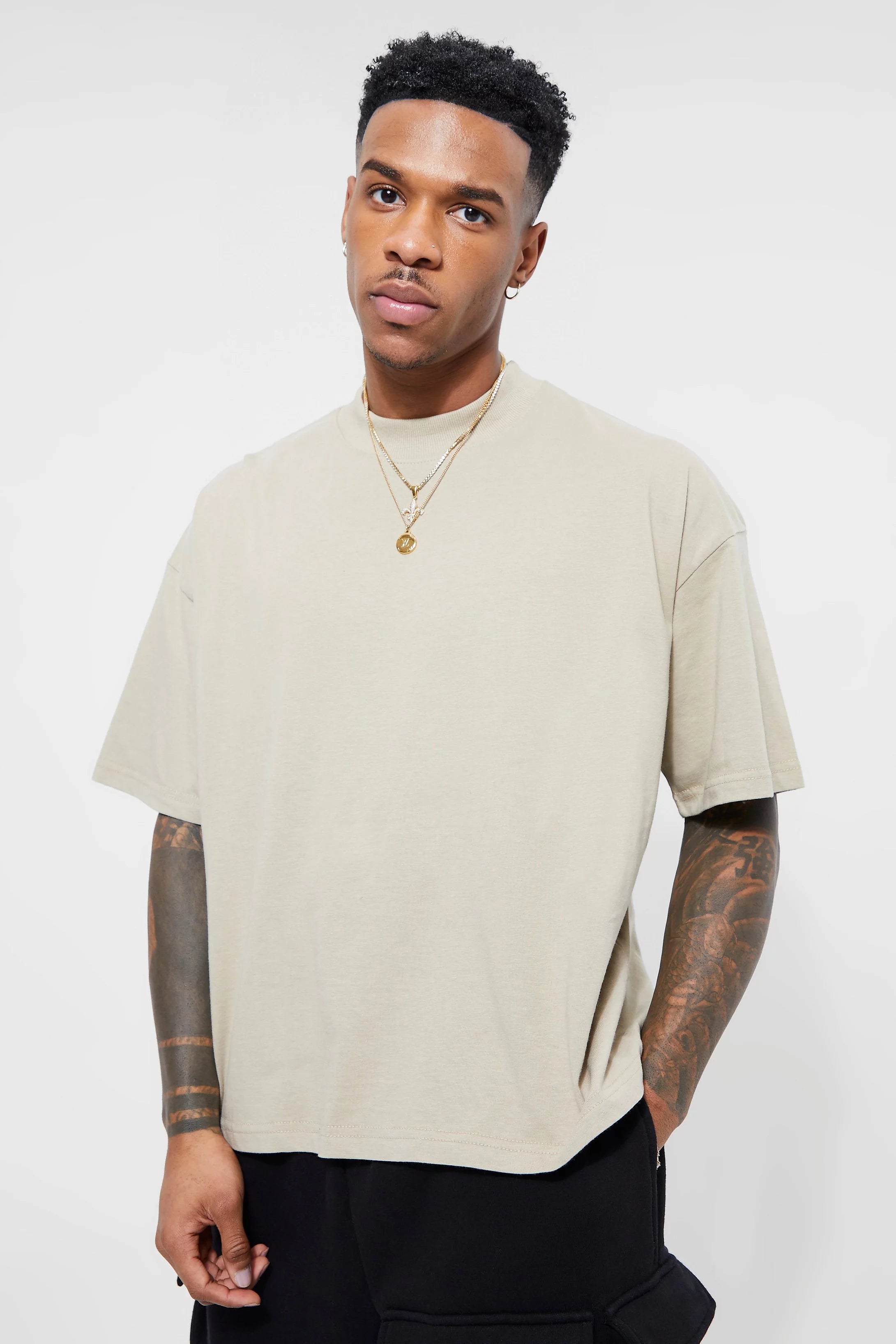 T-shirt BoohooMAN Homme – Noir – Crâne Et Papillon – Taille L – Occasion