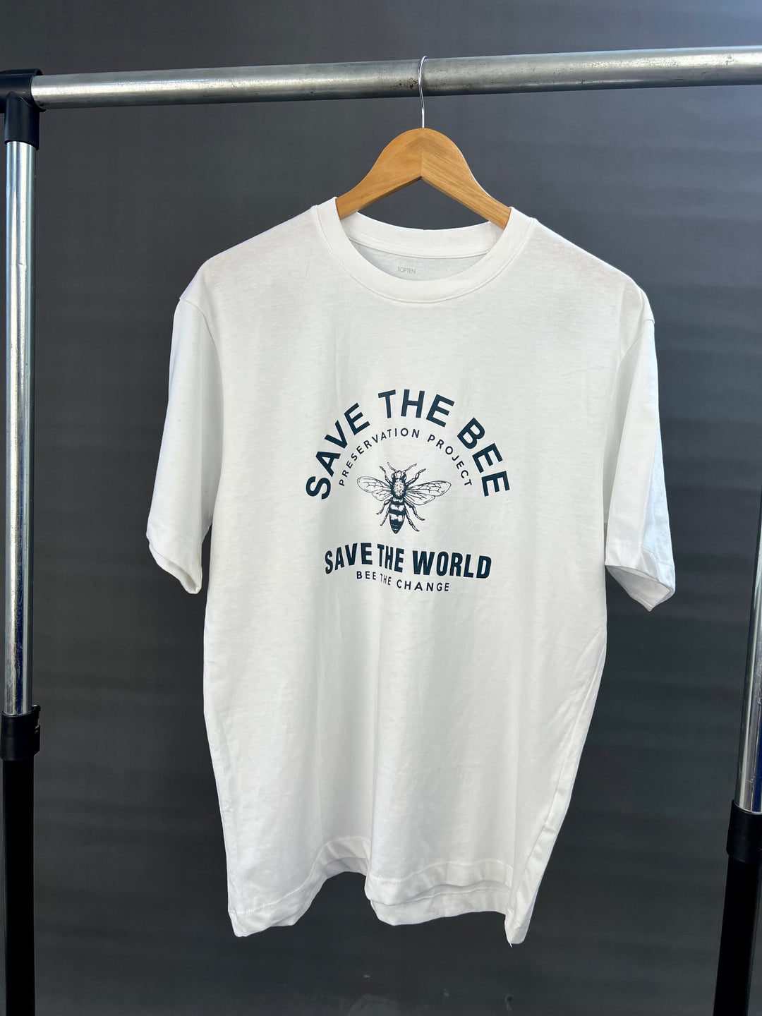 Save the bee text print t-shirt