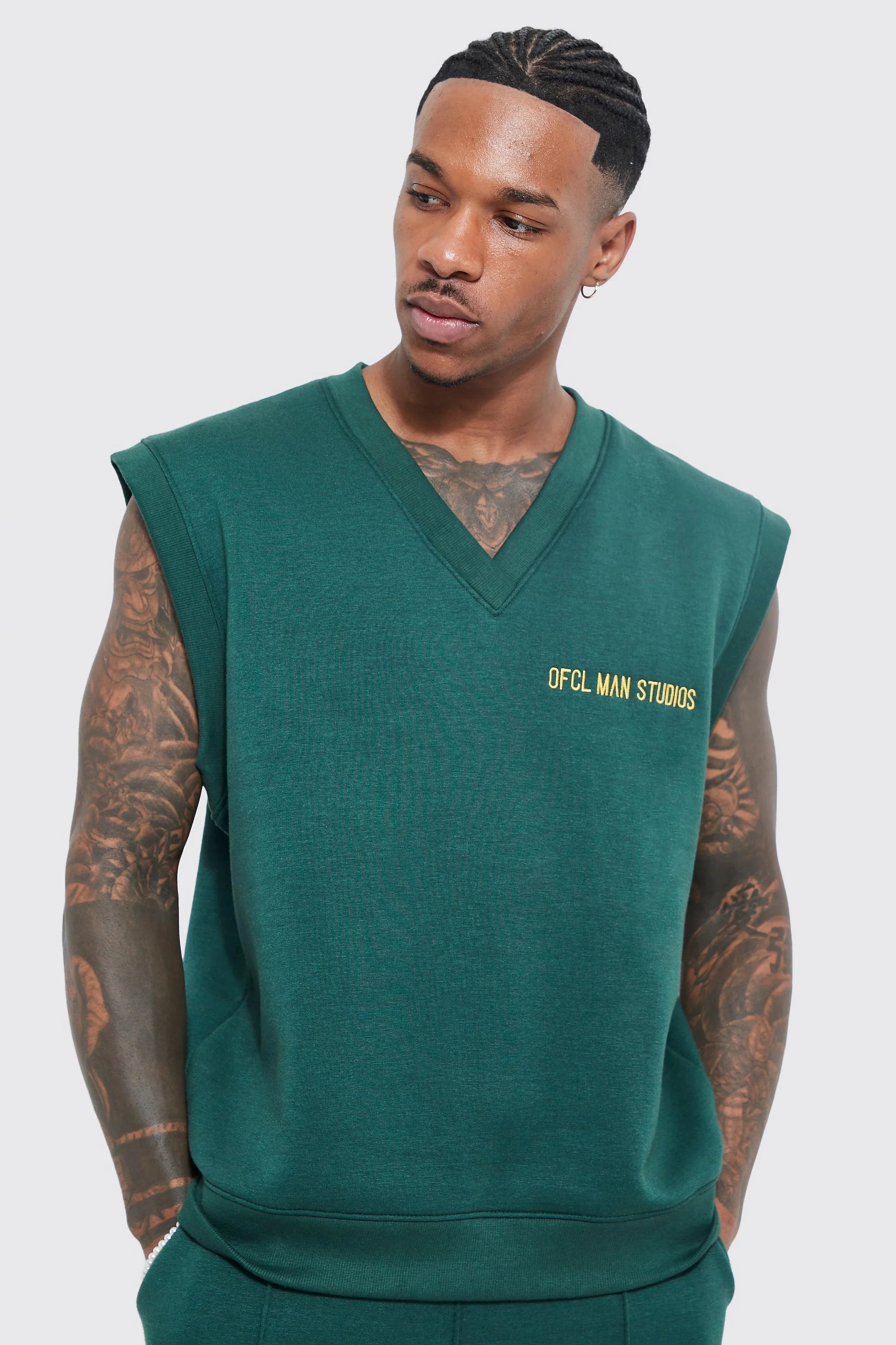 BOOHOOMAN EMBROIDERED VEST SWEATSHIRT IN FOREST Garmisland