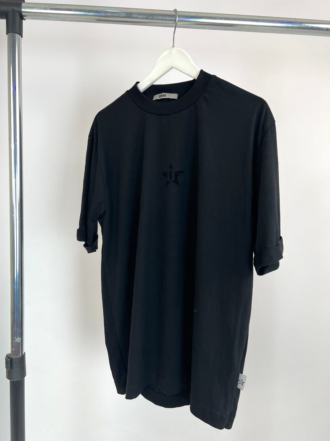 DOOA Emboss logo T-shirt in black