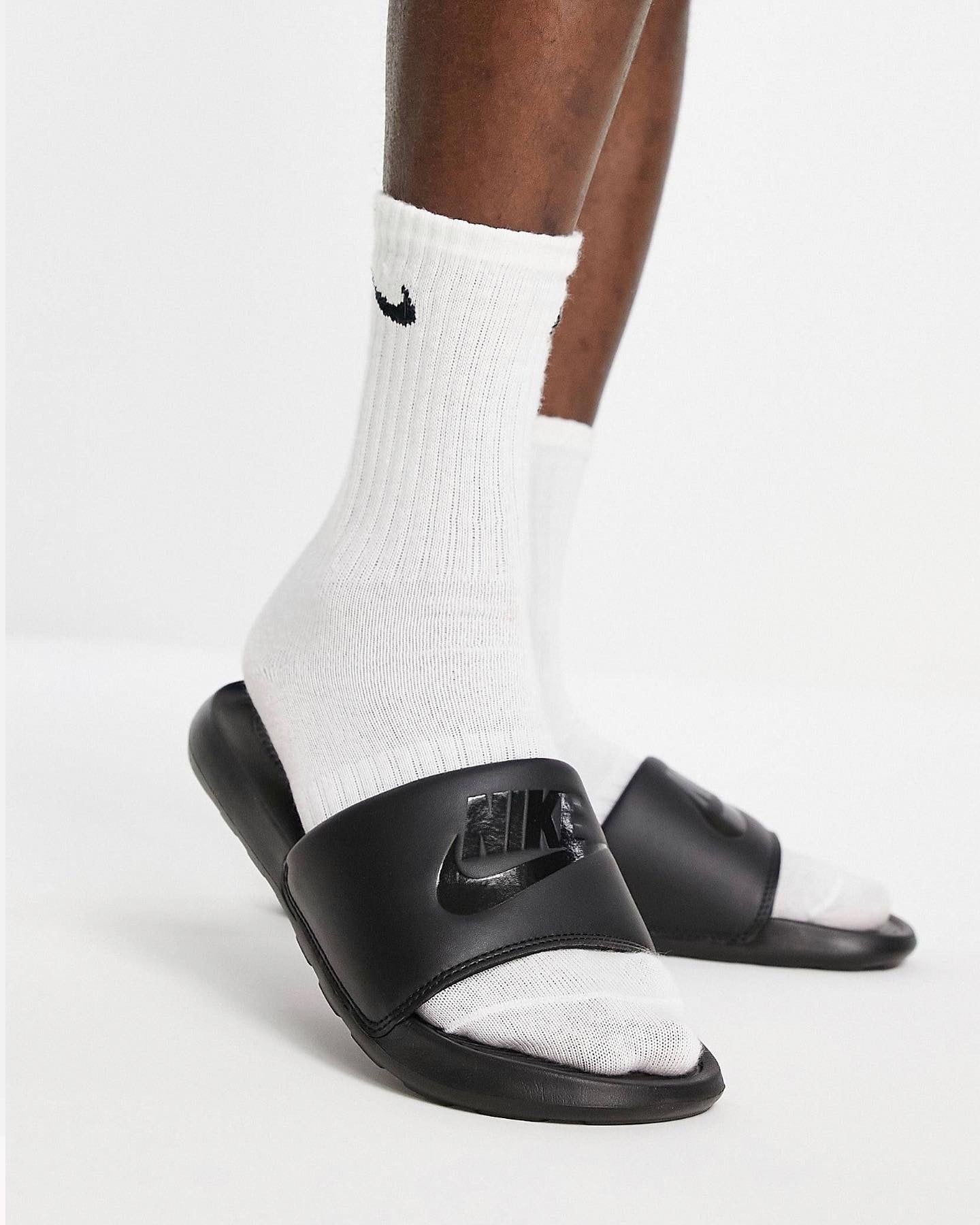 Black hotsell benassi slides