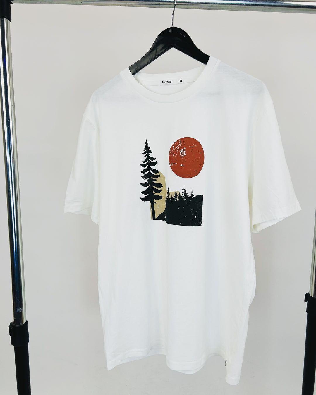 Bizzbee Abstract Art Print T-shirt in white