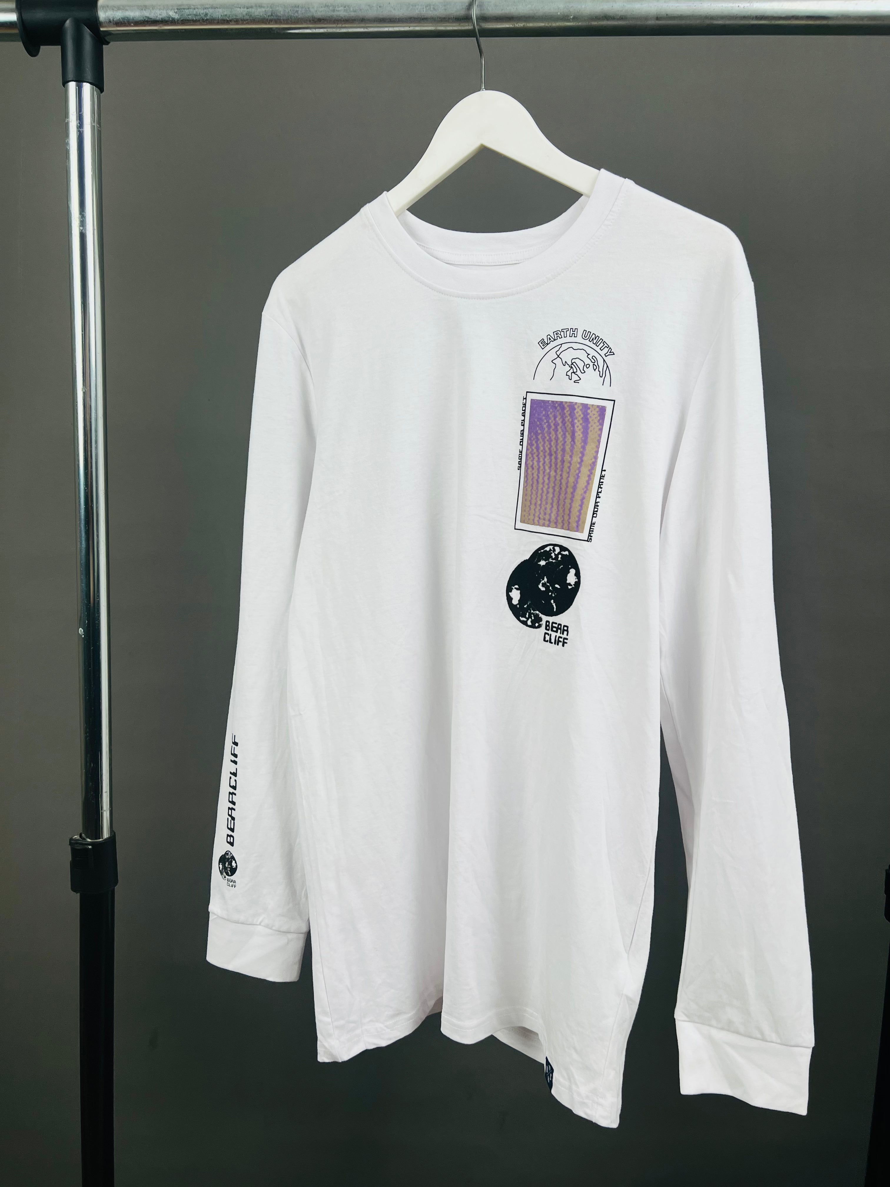Bearcliff Earth Unity Longsleeve Backprint T shirt in white Garmisland