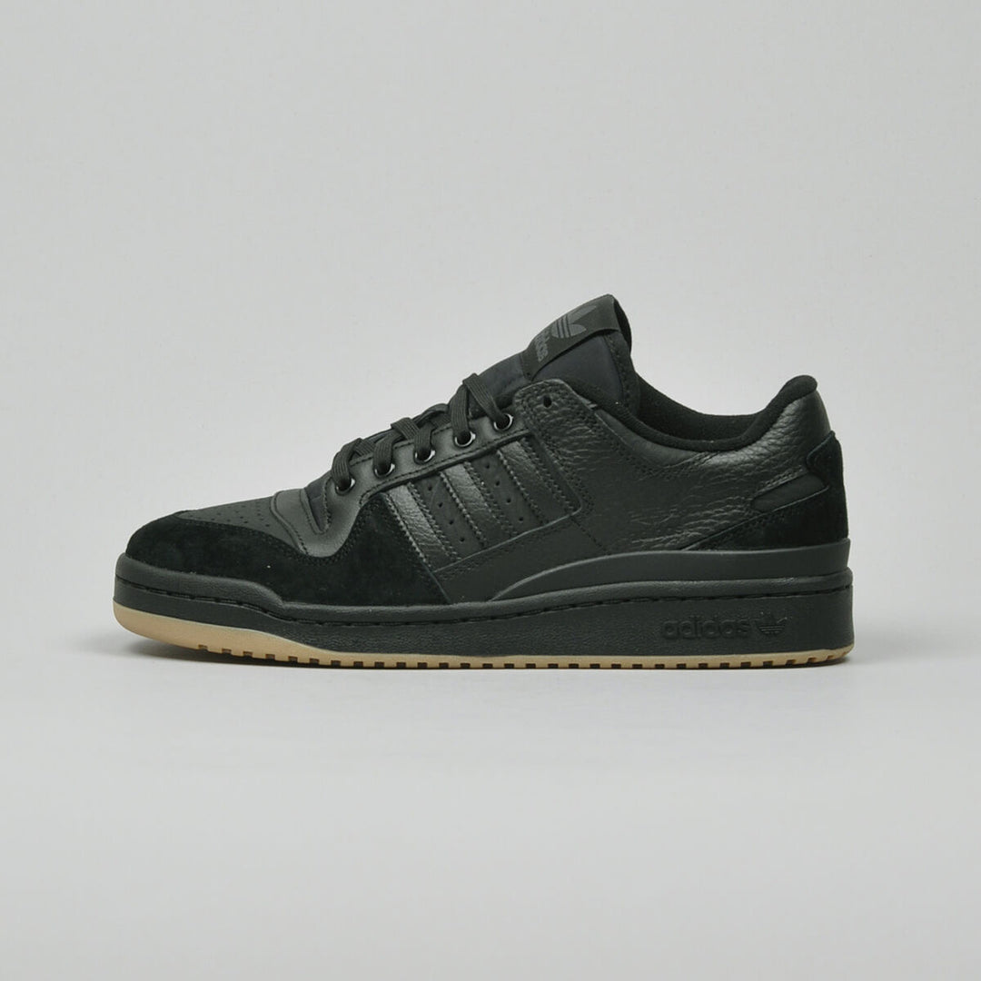 Adidas Forum Low Trainers in Black