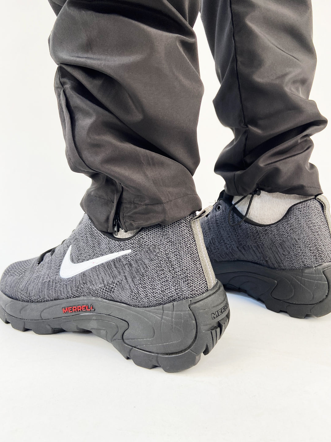 Nike air merrel trainers in grey and red