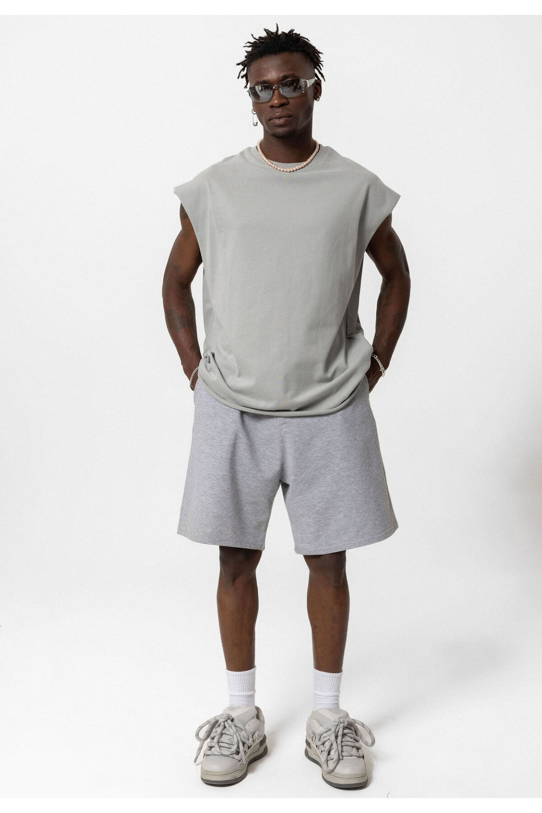Vamos Oversized Sleeveless T-shirt in Grey