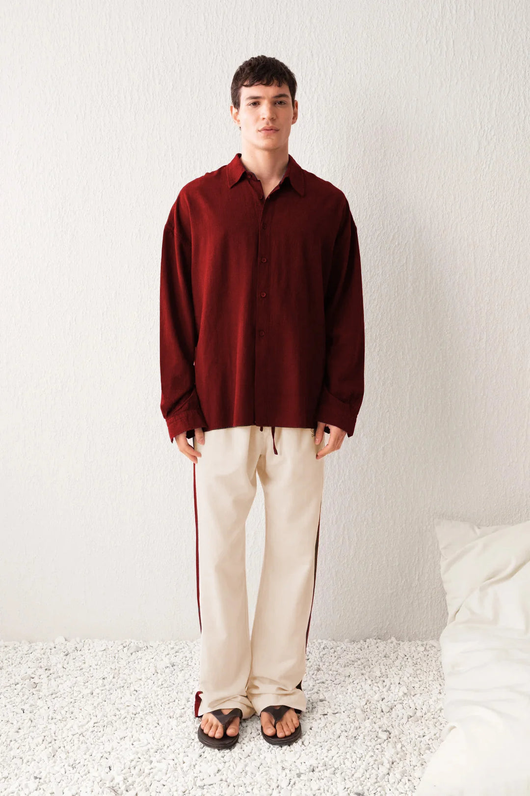 Giesto Embroidered Double Toned Linen Pants in Burgundy