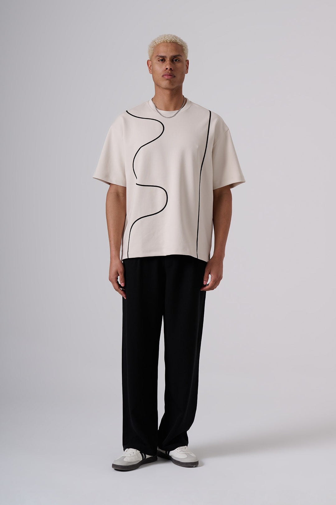 2512 T-shirt with constrast drawing in Beige