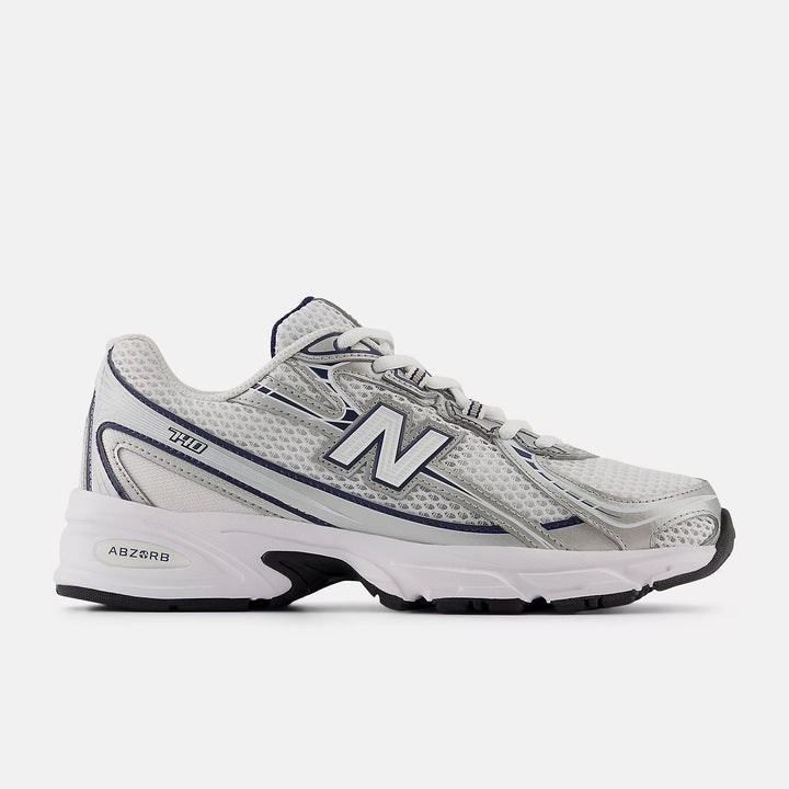 New Balance 740 Trainers
