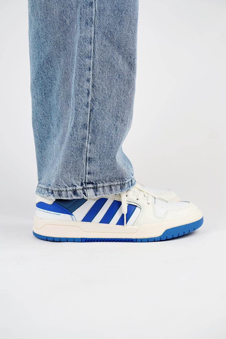 Adidas New Entrap Forum Trainers in Off White and Blue