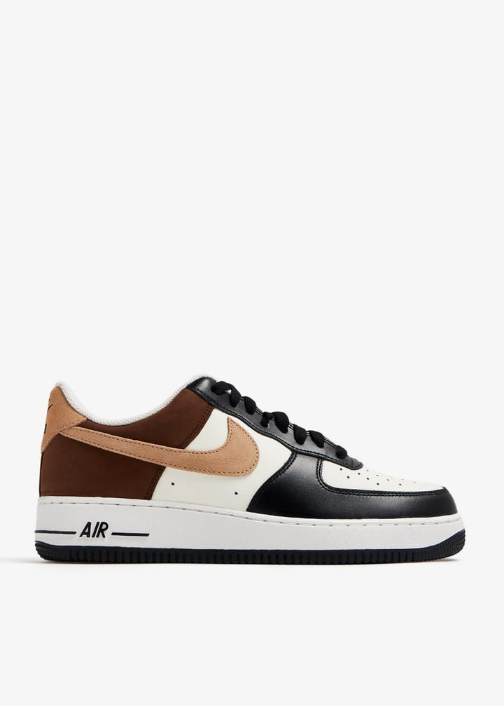 Nike Air Force 1 Low ‘07 Trainers in Mocha