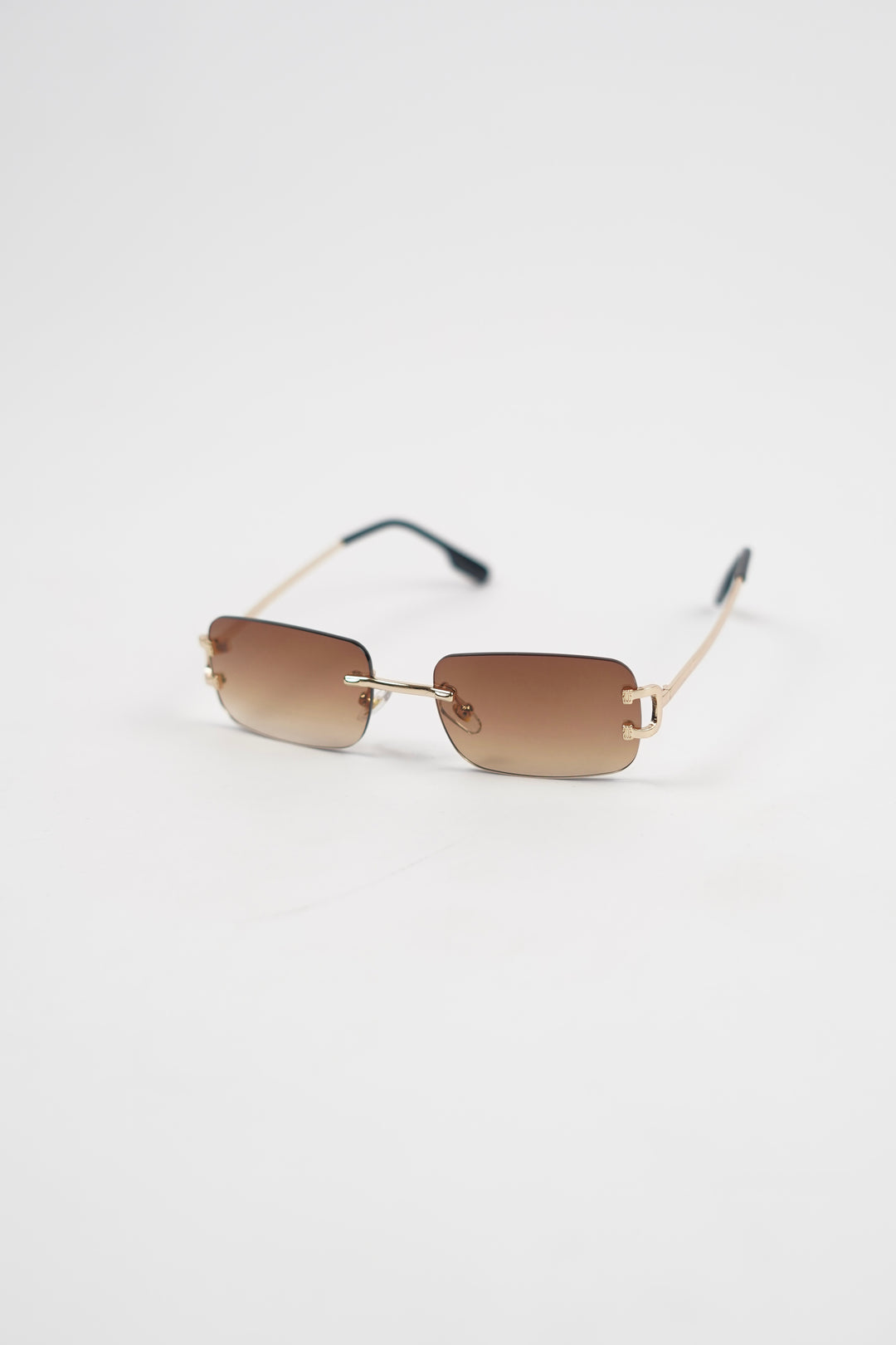 Pronged Square Frame Sun glasses in gradient