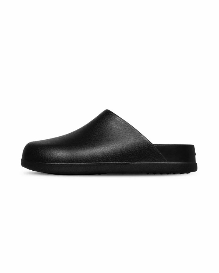 Garm Island rubber clogs in black