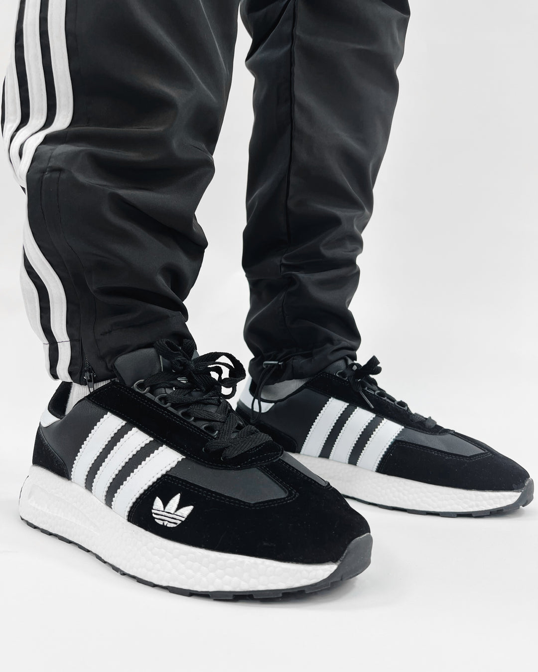 Adidas Retro Trainers in black/white