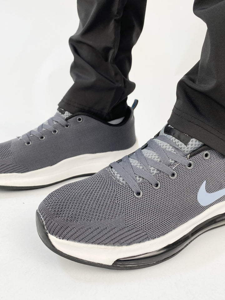 Nike air zoom textured grey trainers with black solid sole