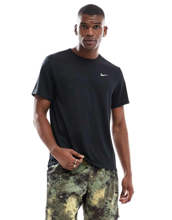 Nike Miler T-shirt in black