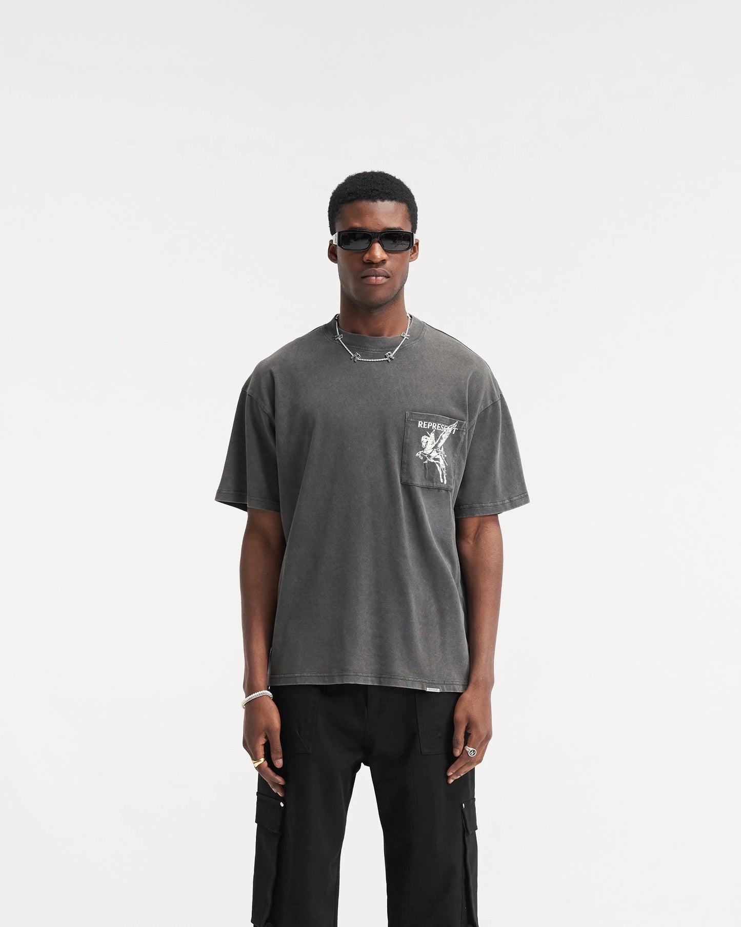 REPRESENT MASCOT TSHIRT IN CHARCOAL Garmisland