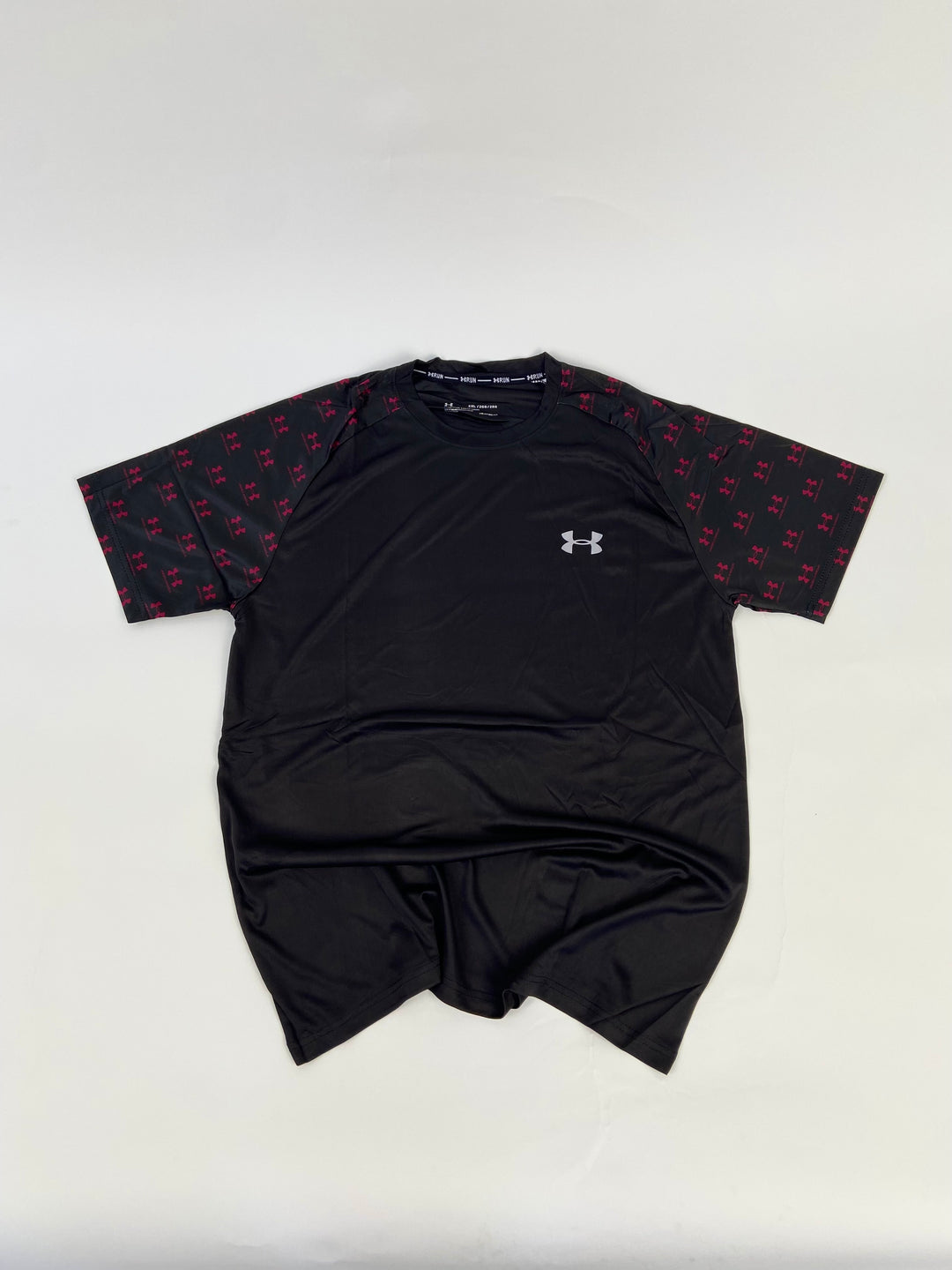 Under armour logo arm print sport t-shirt