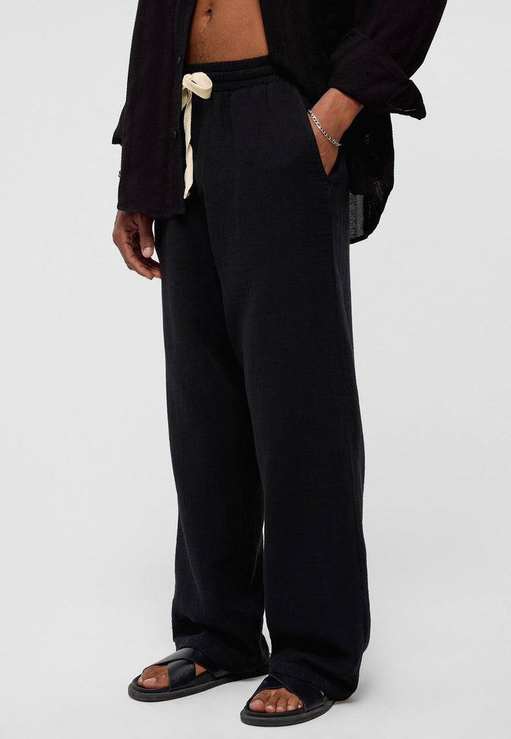 Essence of Life Linen Pants in Black