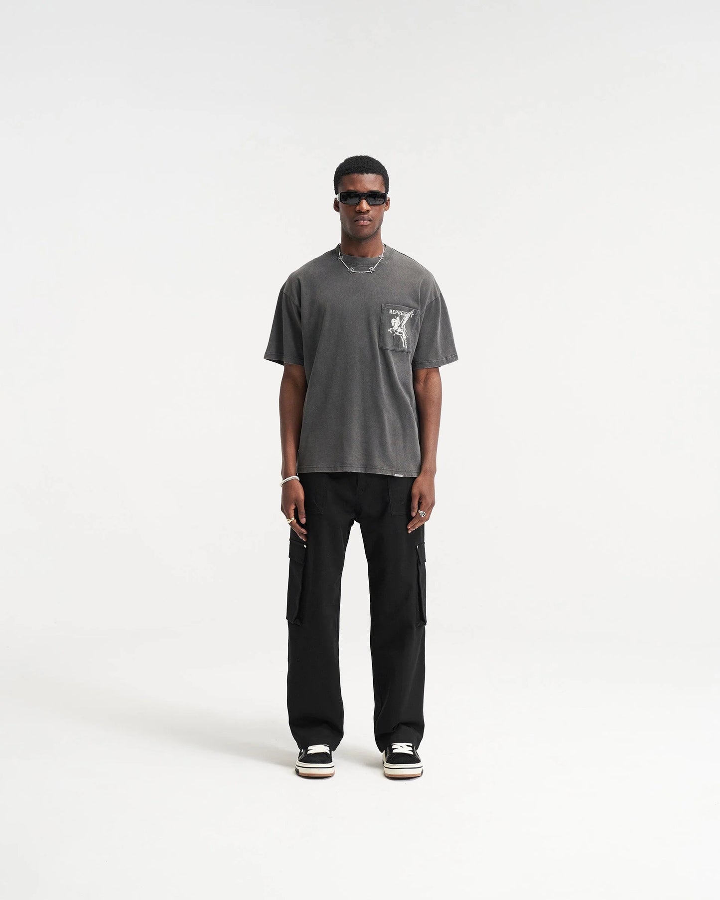 REPRESENT MASCOT TSHIRT IN CHARCOAL Garmisland