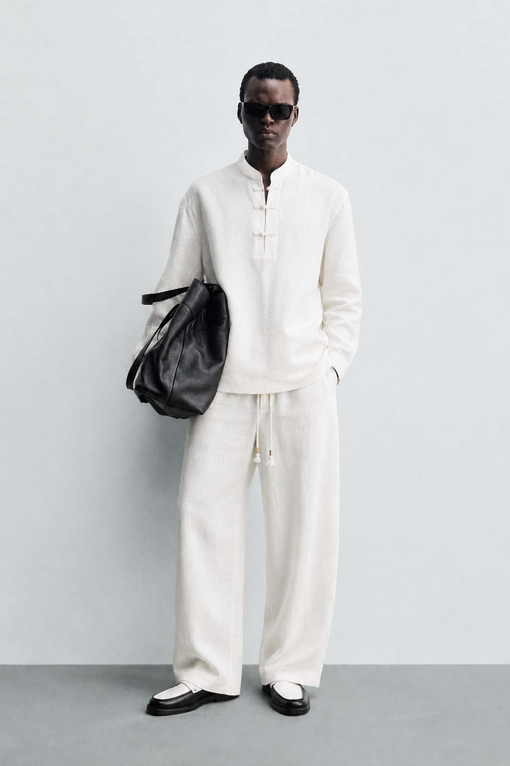 Garm Island Detail Linen Set in White