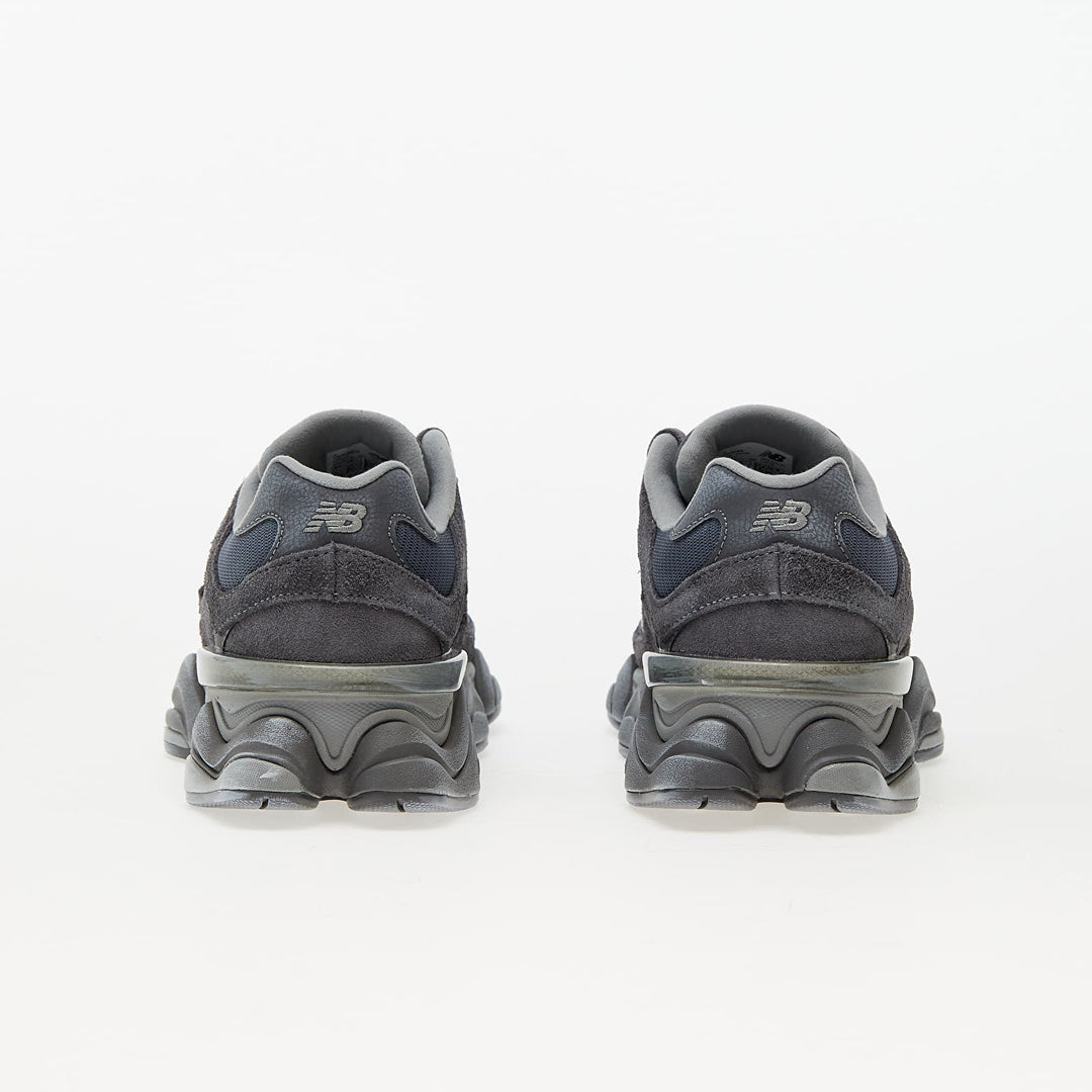 New Balance 9060 Trainers in magnet