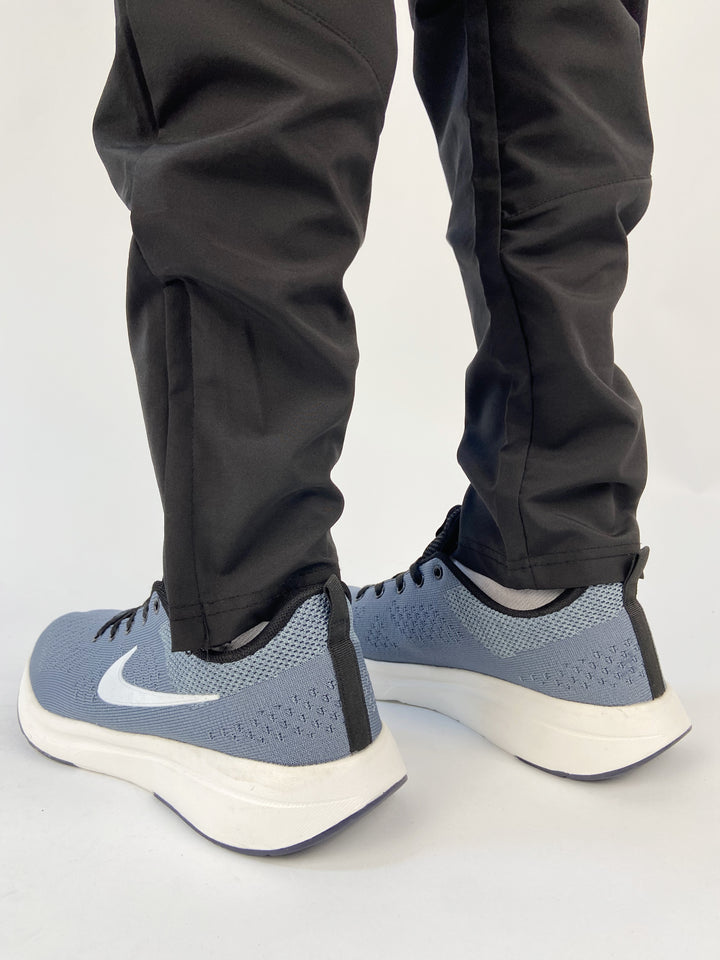Nike air max trainers in blue with black laces