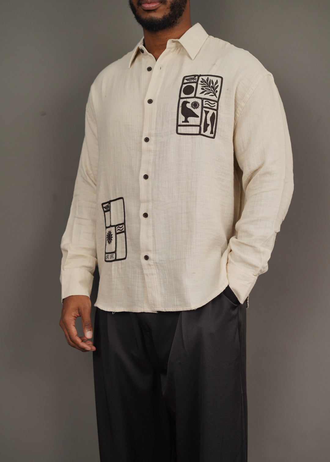 2512 Embroidered Patch Longsleeve Shirt in cream