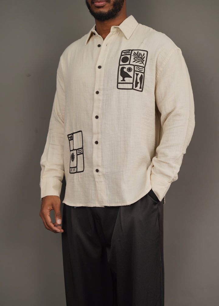 2512 Embroidered Patch Longsleeve Shirt in cream