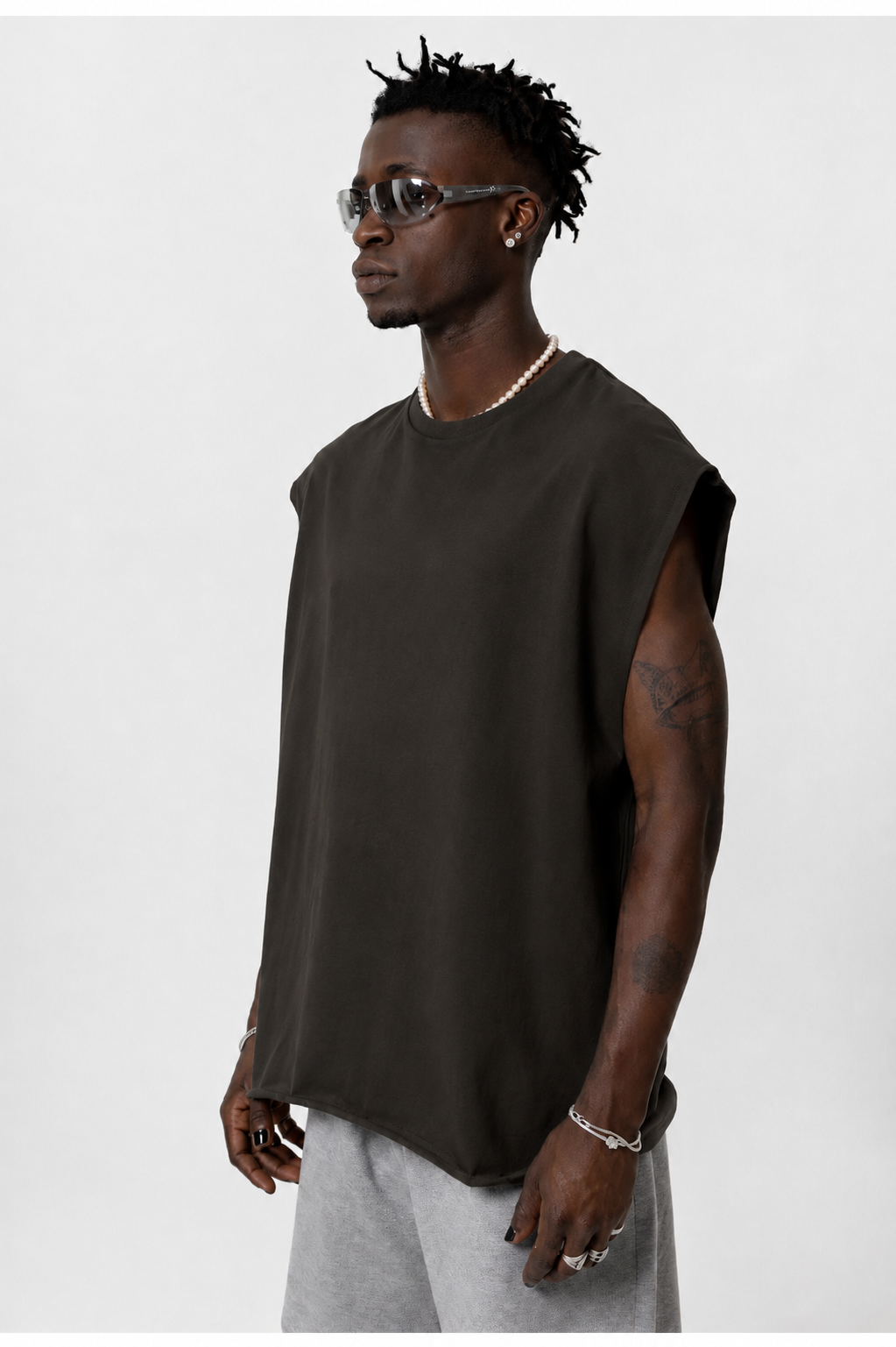 Vamos Oversized Sleeveless T-shirt in Brown