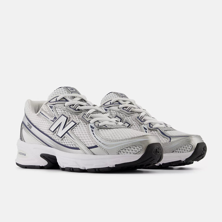 New Balance 740 Trainers