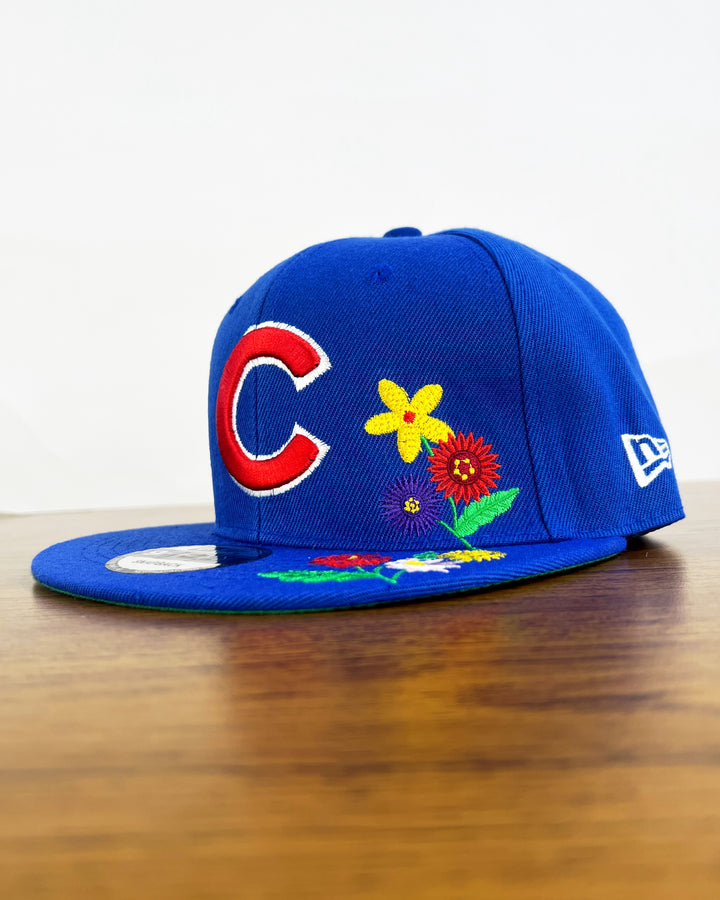 Chicago Cubs Floral Embroidered New Era Snapback in blue