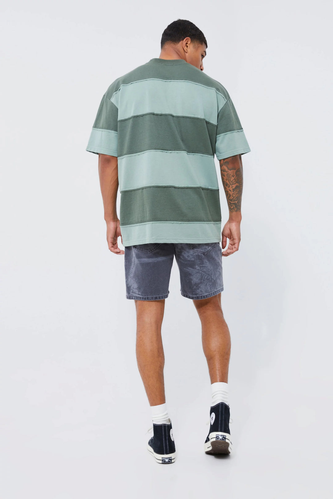 BOOHOOMAN PALM PRINT RELAXED RIGID DENIM SHORTS