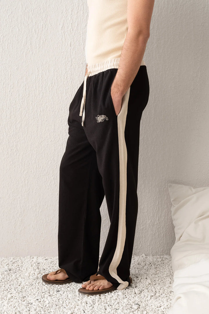 Giesto Embroidered Double Toned Linen Pants in Black