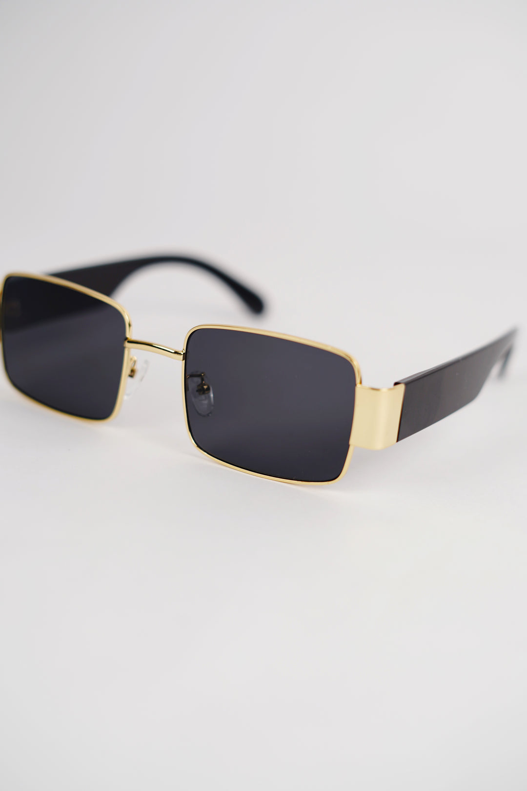 Bold gold Frame Vintage Sun glasses