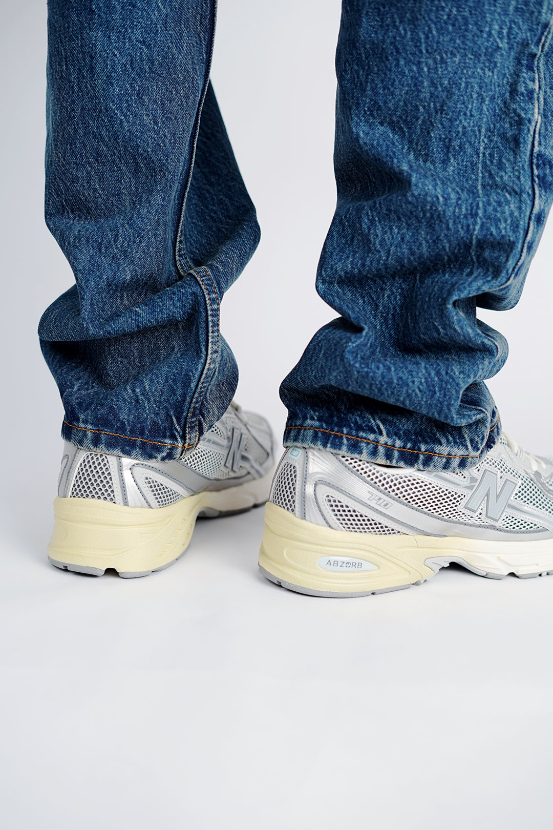 New Balance moonrock 740 Trainers in Silver