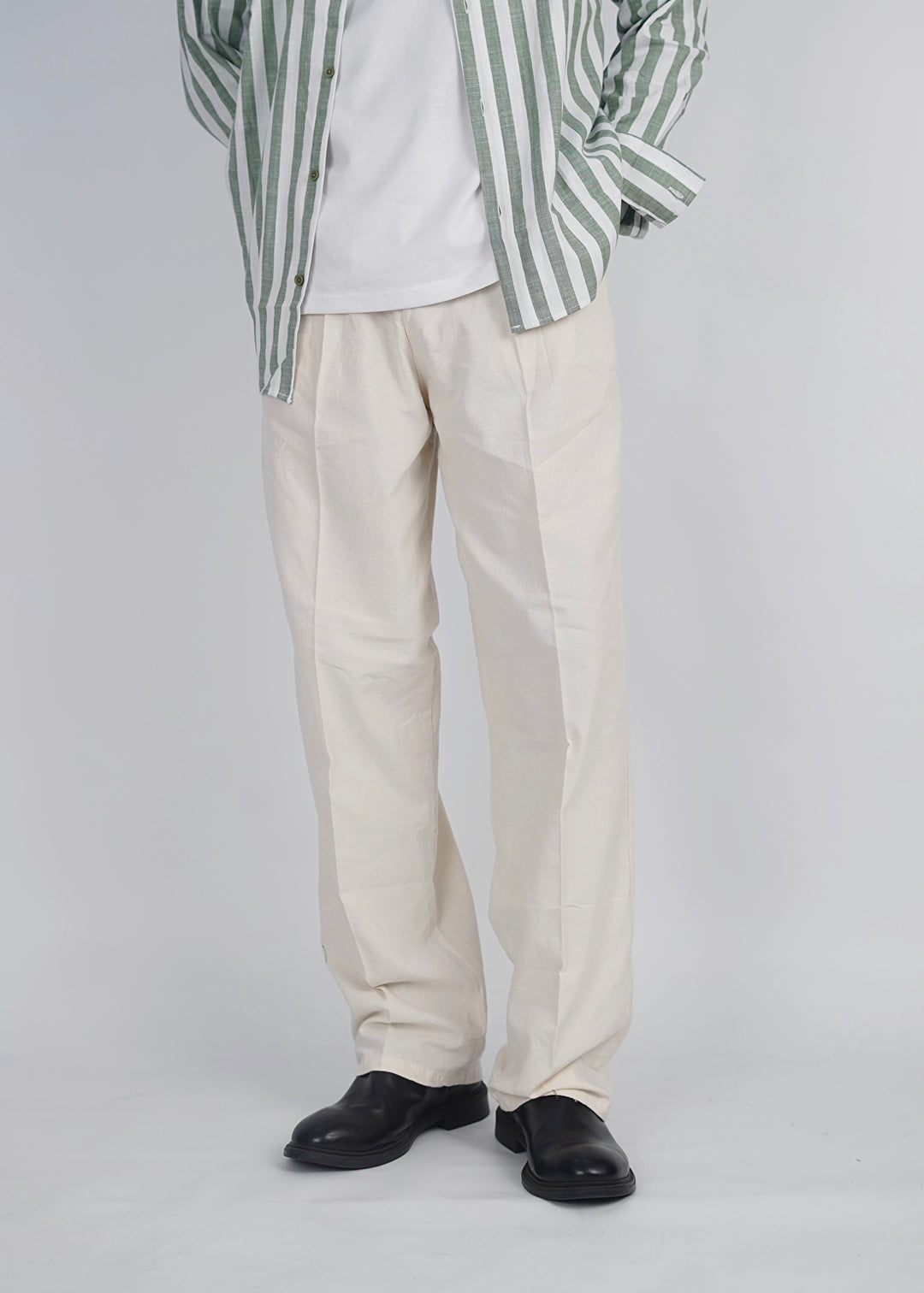 Snazzy linen blend pants in off white