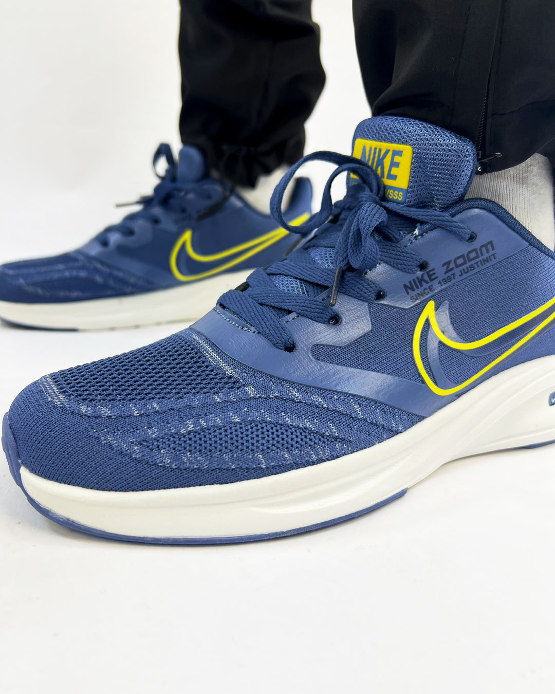 Nike zoom trainers in blue and yellow