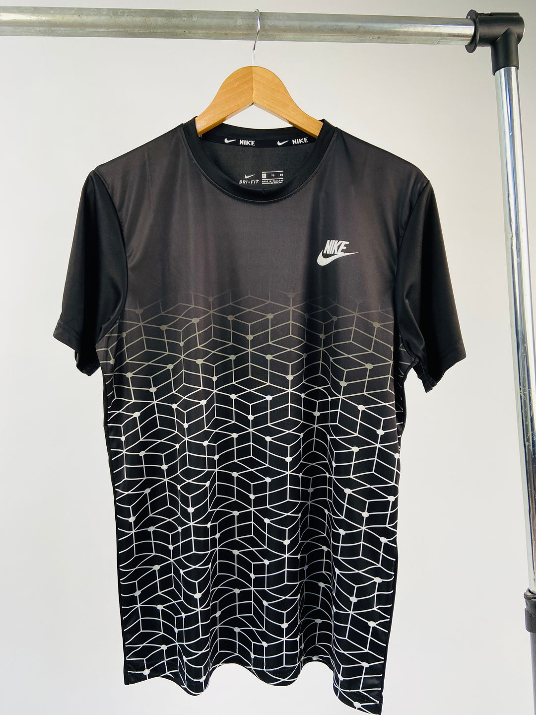 Nike matrix faded sports t-shirt in black