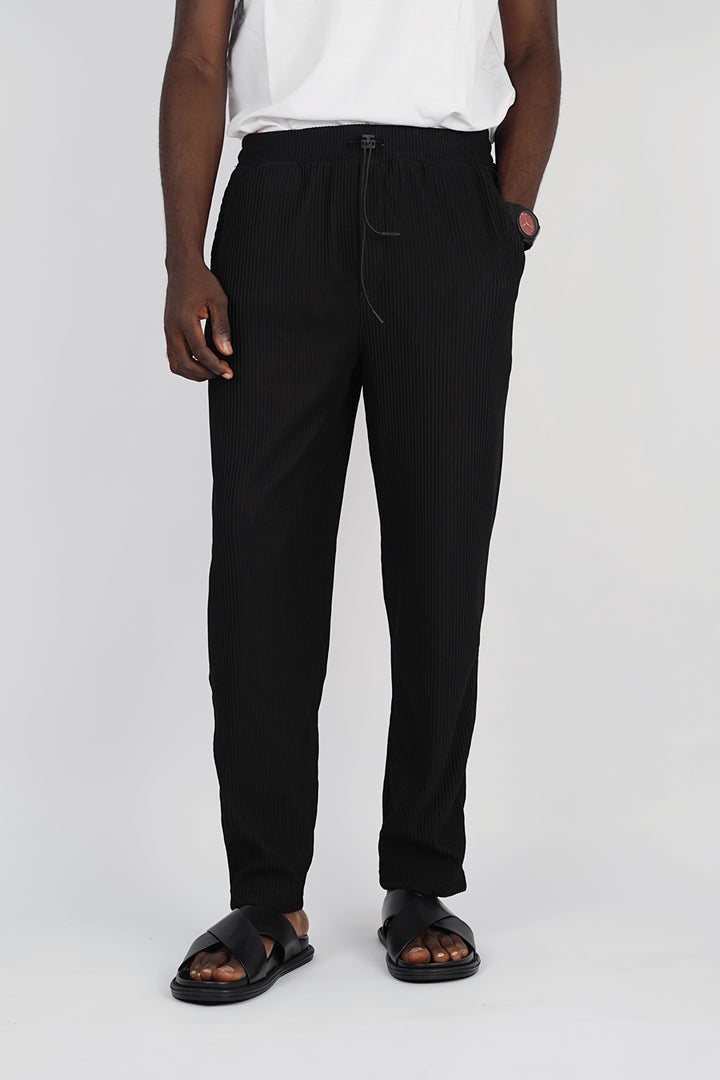 Spruce pleated pants with toggle drawstring in black