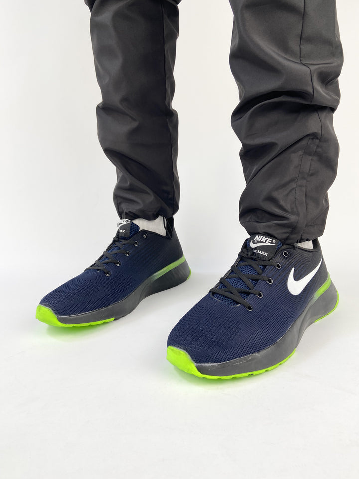 Nike air max trainers in double tone with green soles