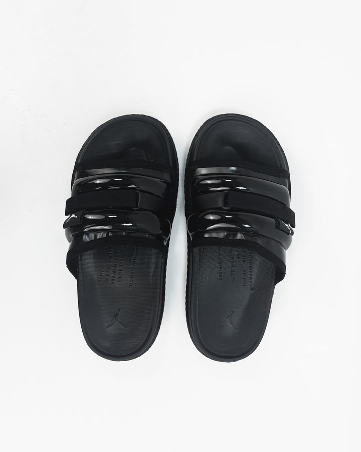 Jordan Super Play Slides in all black