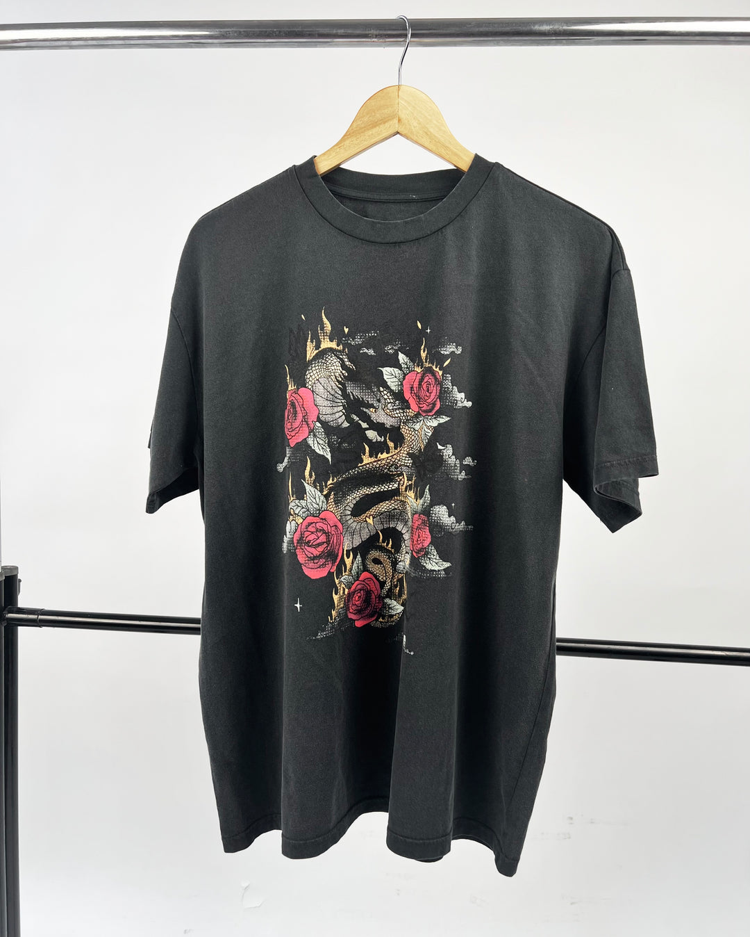 Thorns and Roses T-shirt in washed black