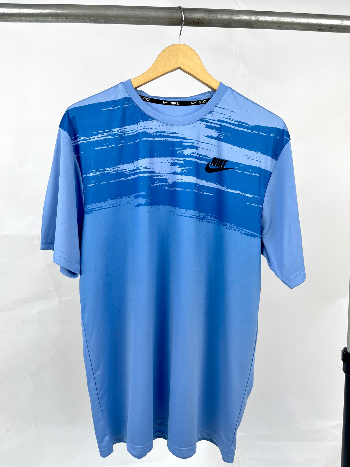 Nike streak logo sports t-shirt in blue â Garmisland