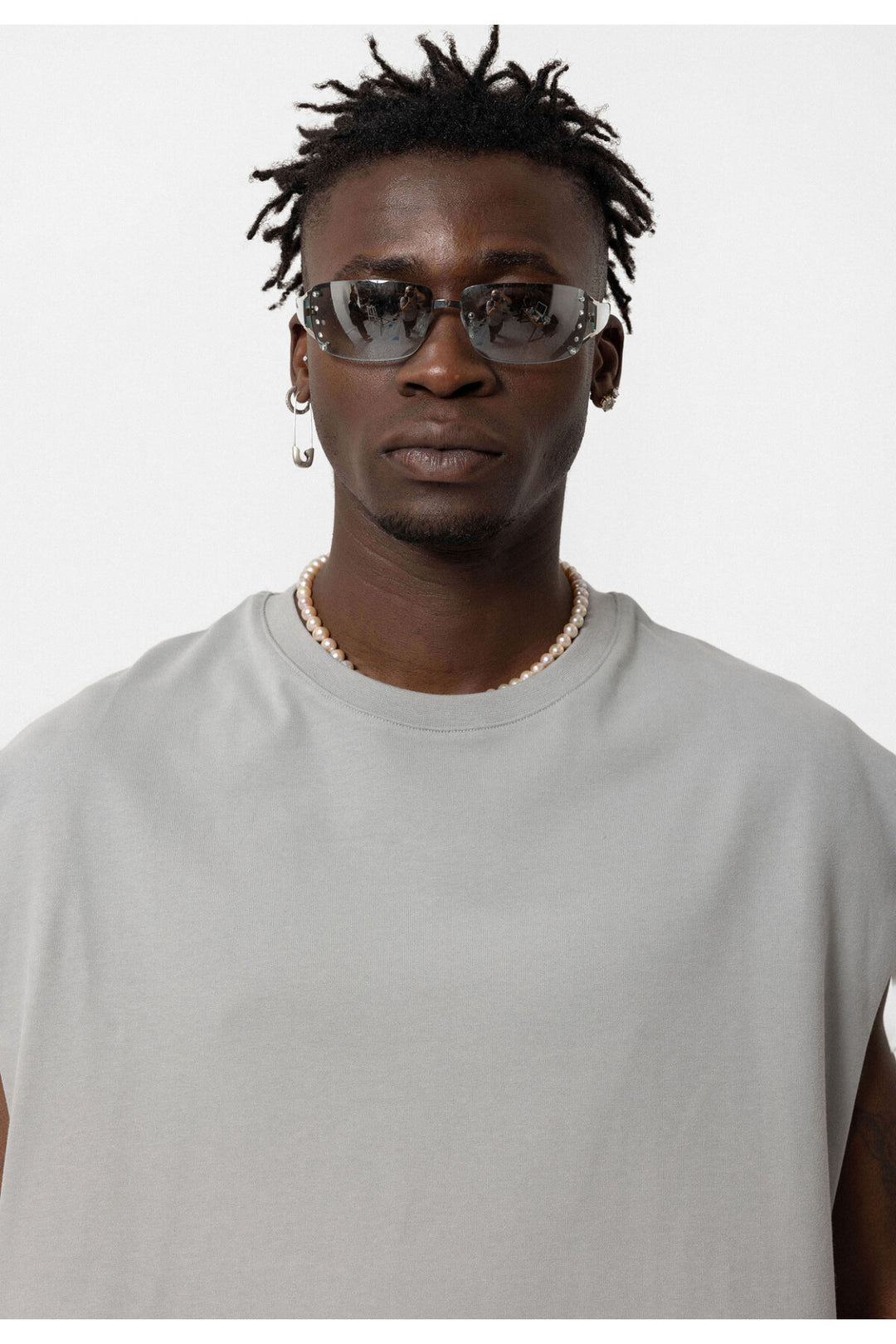 Vamos Oversized Sleeveless T-shirt in Grey