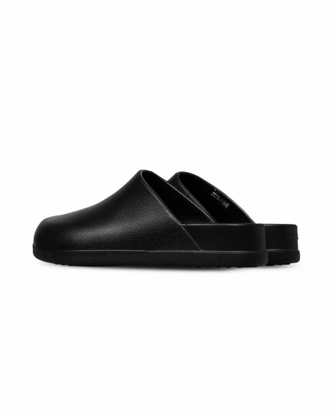 Garm Island rubber clogs in black