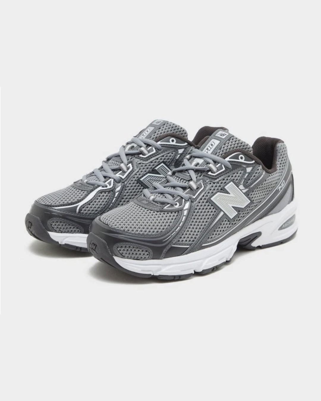 New Balance 740 Trainers in dark gray